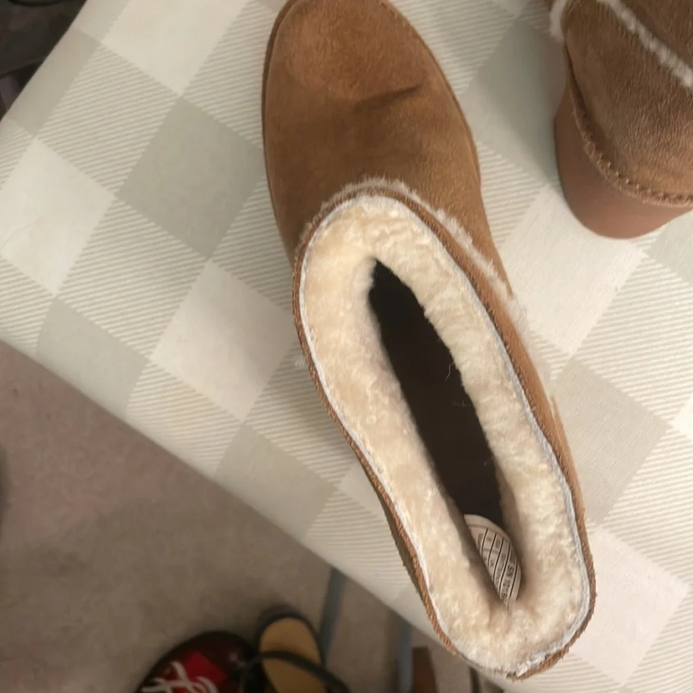 Ugg never worn size 8 - Picture 2 of 6